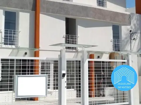 Dúplex a estrenar! 3 amb. Jardín y Cochera.
