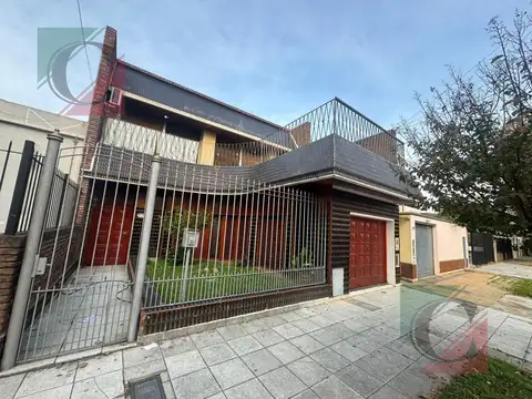 Casa 5 ambientes sobre lote propio