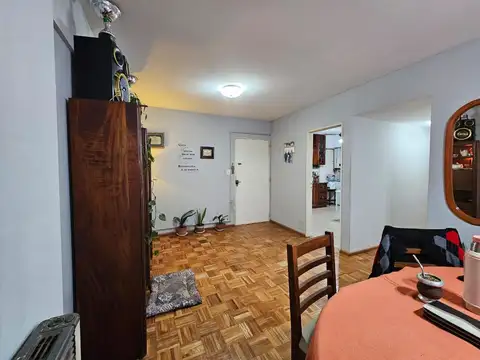Perón 100, Piso 1°