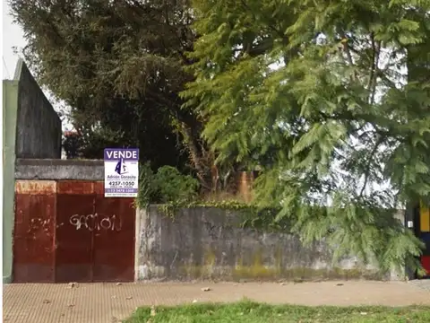 Excelente lote. Único en su ubicación. 10 x 27 mts. Quilmes.