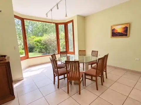 Casa 4 ambientes con 3 baños