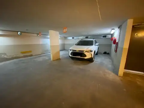 Cochera Grande Cubierta x rampa 1er Subsuelo Sobre Patricios