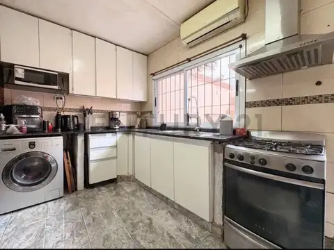 Depto Tipo Casa en Venta de 4 dormitorios