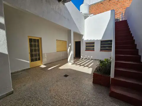 VENTA CASA MULITFAMILIAR 20M ESTACIÓN MORON 3 UF