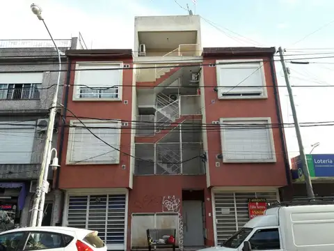 Venta PH primer piso 2 Amb. bajas expensas Caseros