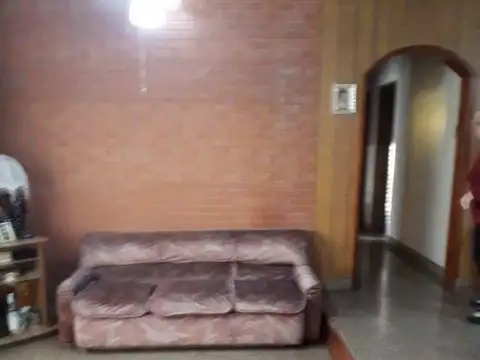 CASA-QUINTA EN VENTA 5 AMBIENTES 800 M2 - LONGCHAMPS