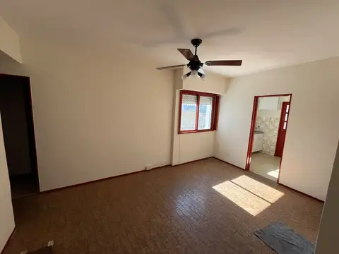 Av Cruz 6200, Piso 5