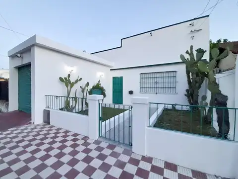 Casa en Venta - 3 Dormitorios 1 Baño Cochera -306 mts2 - Avellaneda, Buenos Aires