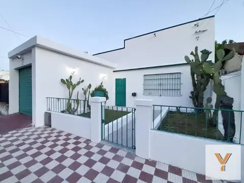 Casa en Venta - 3 Dormitorios 1 Baño Cochera -306 mts2 - Avellaneda, Buenos Aires