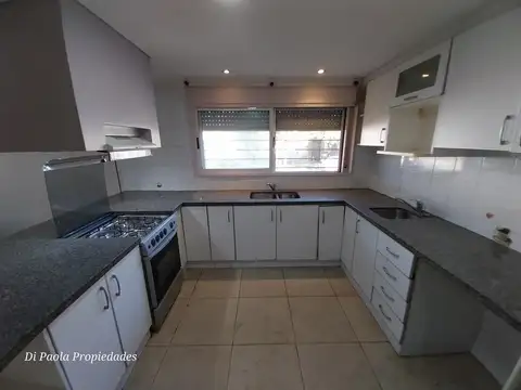 Depto Tipo Casa en Venta con 1 cocheras