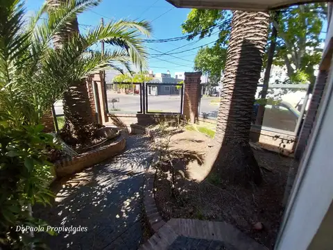 Depto Tipo Casa en Venta en Lanus Oeste, USD 82.000