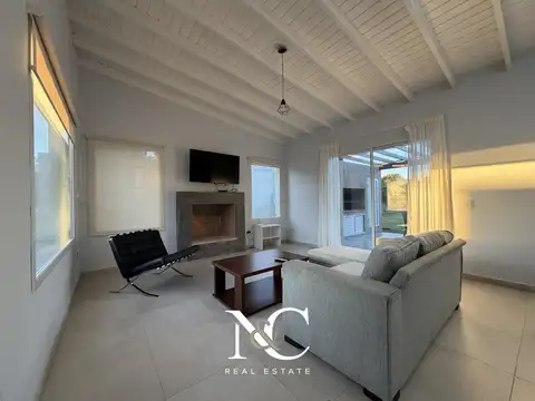 Casa en Venta en Costa Esmeralda 4 amb fondo libre