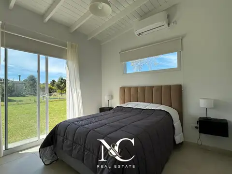 Casa en Venta en Costa Esmeralda 4 amb fondo libre
