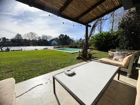 Casa 6 ambientes con 5 baños