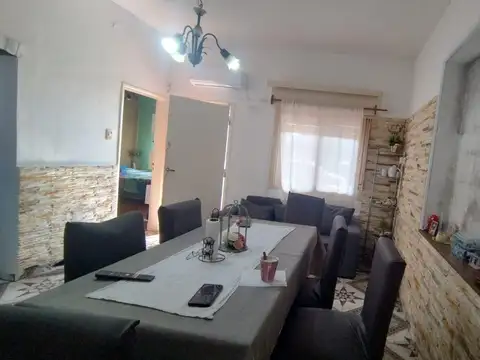 Casa 4 ambientes con 1 baño