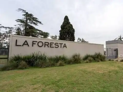 Venta de terreno en barrio cerrado La Foresta