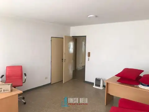Oficina en Alquiler en Centro, $ 400.000