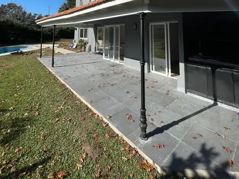 Casa 5 ambientes con 3 baños