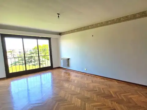 VENTA 4 AMB + BALCONES + DEPENDENCIA CABALLITO