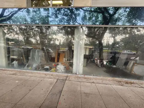 Venta de local en Puerto Madero