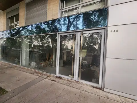 Venta de local en Puerto Madero