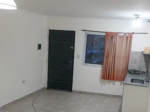 Monoambiente en planta baja. Ajuste semestral ipc