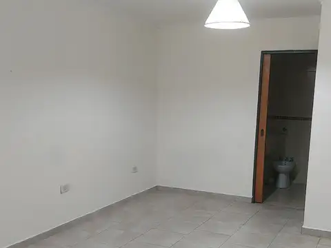 Monoambiente en planta baja. Ajuste semestral ipc