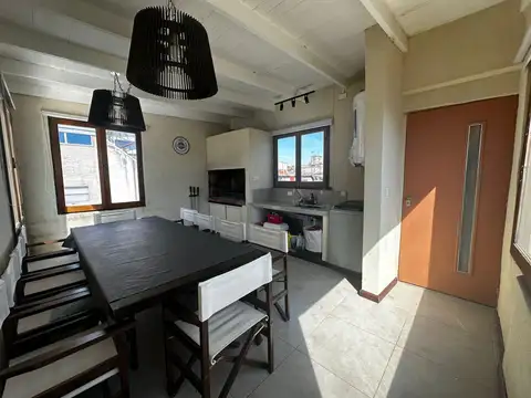 VENTA PH 4 ambientes VILLA MAIPU, CON PARRILLA CUBIERTA Y QUINCHO TECHADO , sin expensas  PERMUTA !