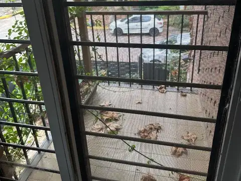 Casa en Alquiler con 2 cocheras