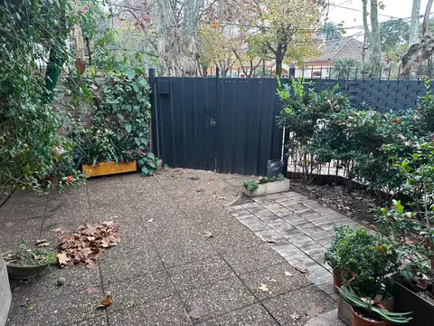 Casa en Alquiler con 2 cocheras