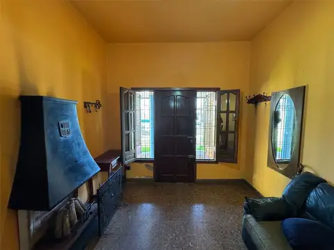 VENTA CASA 5 AMBIENTES LANUS PARA DOS FAMILIAS