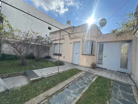 Venta casa 2 dormitorios Azcuénaga Rosario