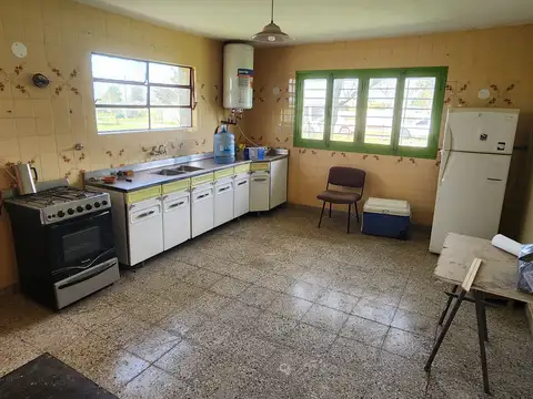 Casa 5 ambientes con 2 baños