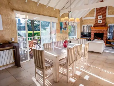 CASA EN VENTA FONDO AL GOLF CARILO