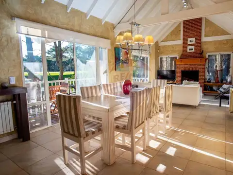 Casa en Venta en Carilo, USD 360.000