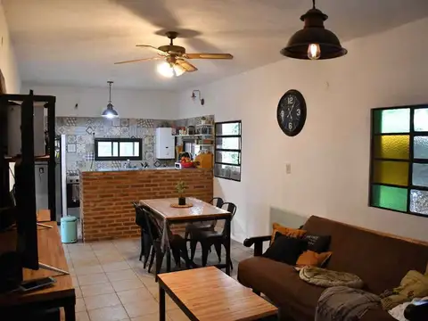 VENTA CASA 3 DORMITORIOS PILETA.  LOS PINOS ALVEAR