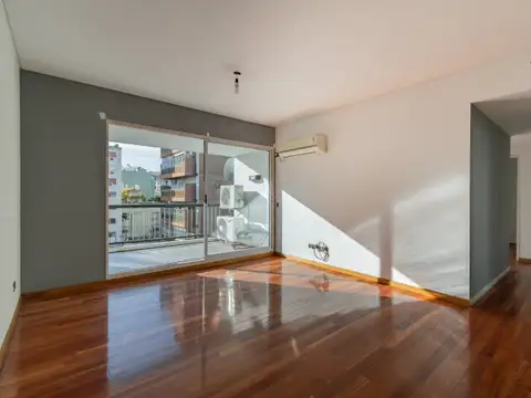 Venta depto 4 amb en Flores con balcón terraza-parrilla y posible. cochera