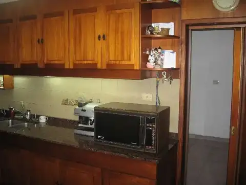 Casa 5 ambientes con 2 baños