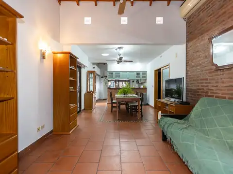 VENTA CASA 4 AMB MUTIFAMLIAR C PARQUE / 2 COCHERAS