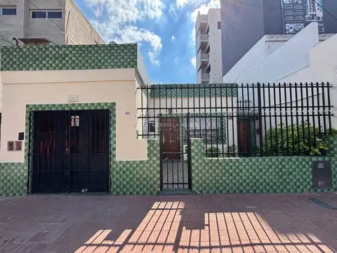 Venta de Casa  APTO CRÉDITO 4 Ambientes en Lado Norte, Caseros