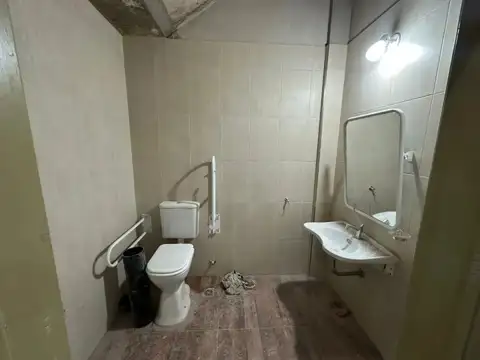 Local en Alquiler en Bernal Oeste, USD 2.500