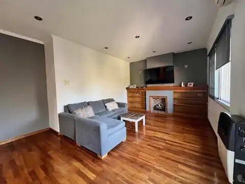 Depto Tipo Casa en Venta de 4 dormitorios