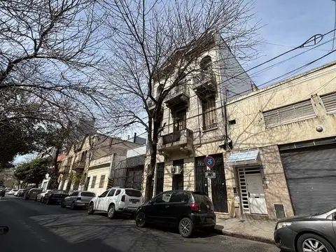 Depto Tipo Casa 6 ambientes con 2 baños