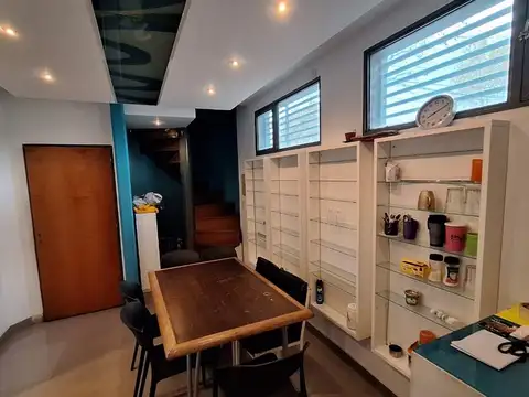 VENTA DEPÓSITO CON OFICINAS FISHERTON