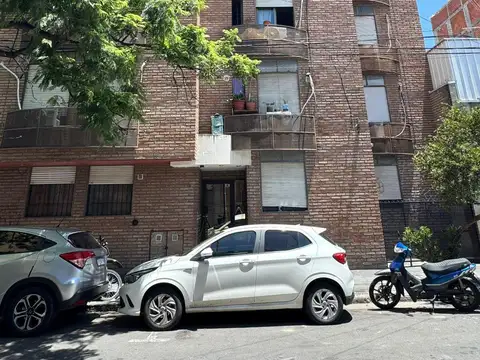 Depto 1 Dormitorio Con Patio En Alquiler - Barrio Alberdi