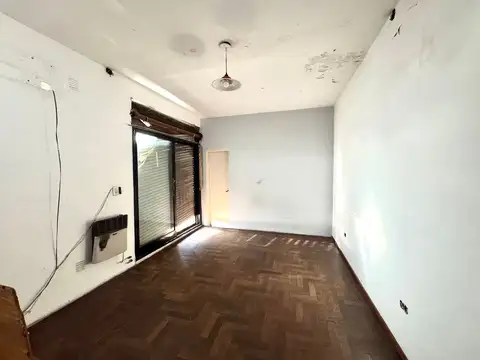 VENTA PH 3 AMBIENTES, EXCELENTE UBICACION-FONDO
