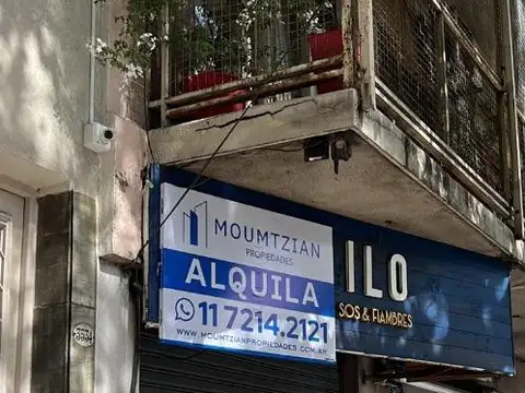 Alquiler local con sótano  en Flores 