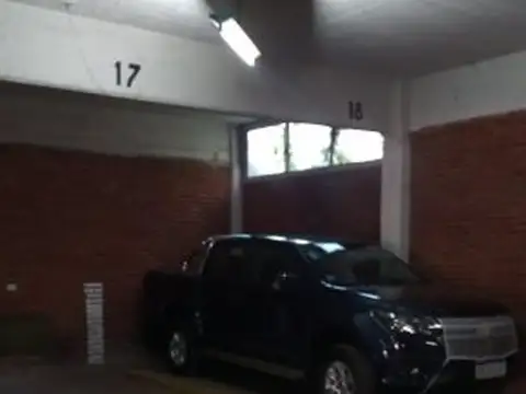 Alquiler por invierno cocheras en Miramar. Edificio Mitre