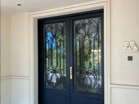 Casa 4 ambientes con 4 baños