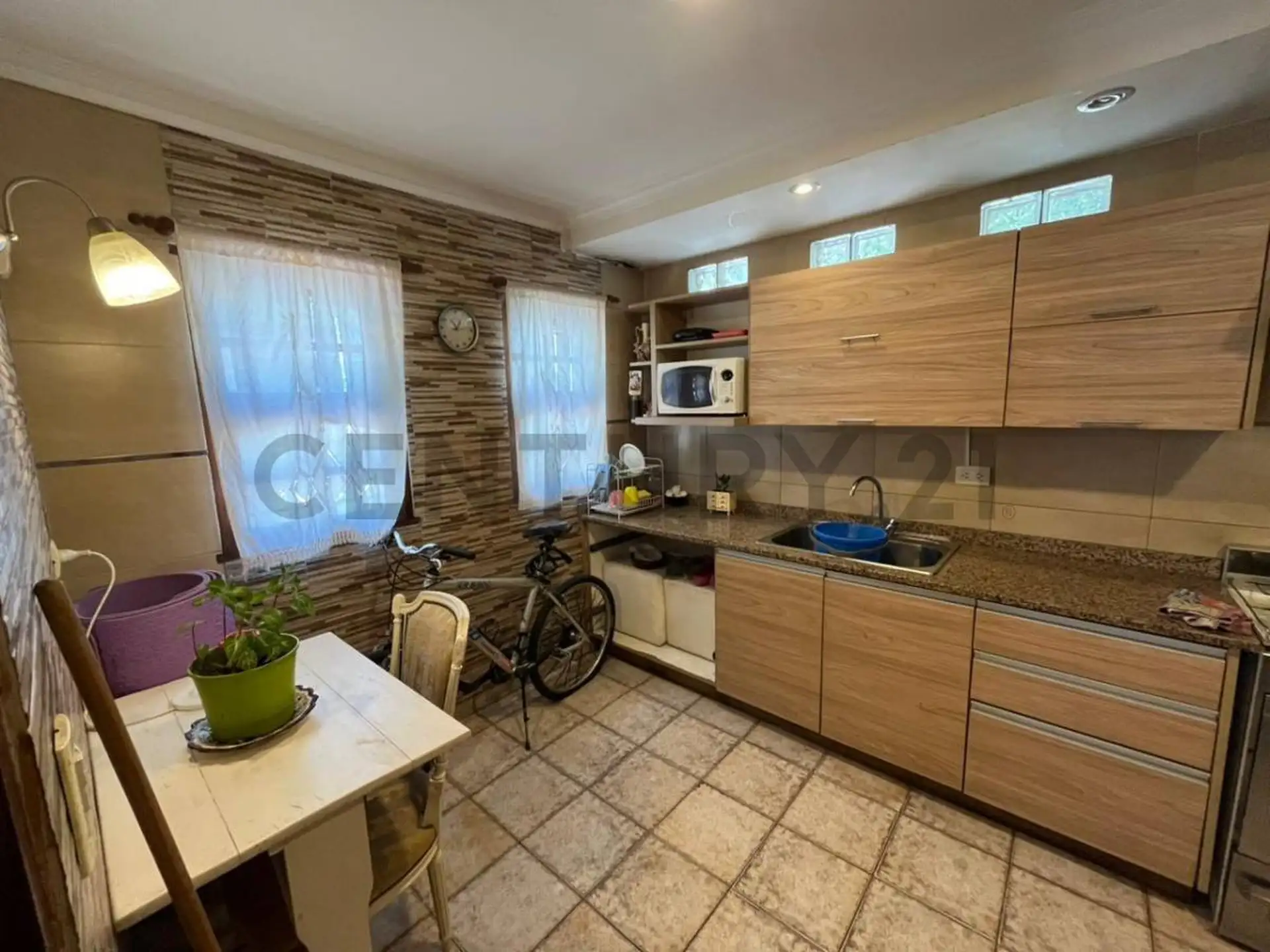 Casa 3 ambientes en Los Pinares
